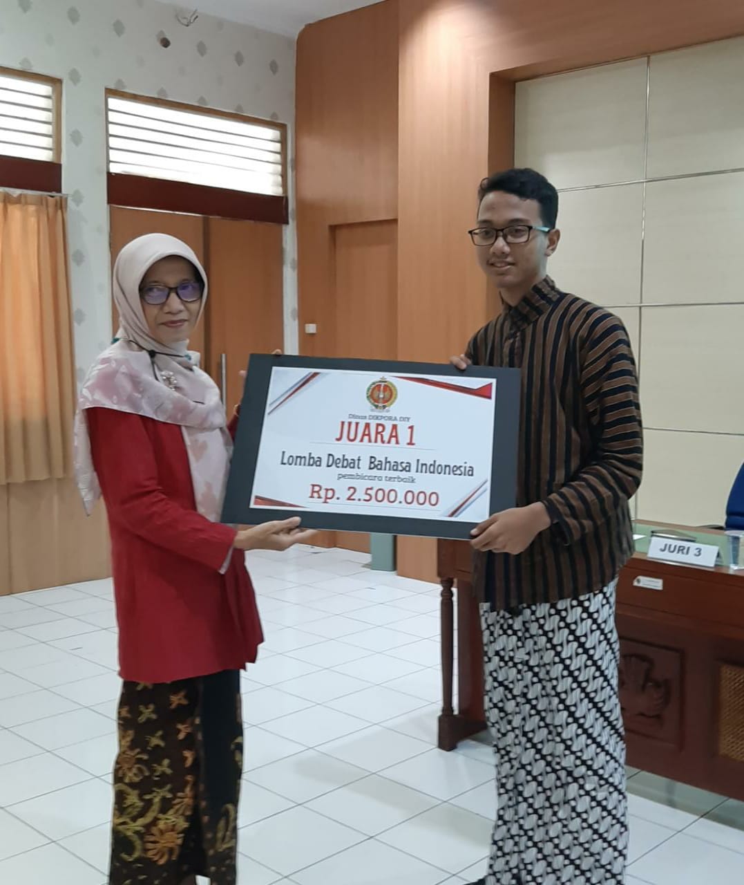 LOMBA DEBAT B INDONESIA